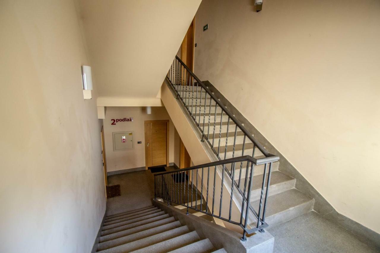 Unique Charles Bridge 2Bdr Apartment. Prag Exterior foto