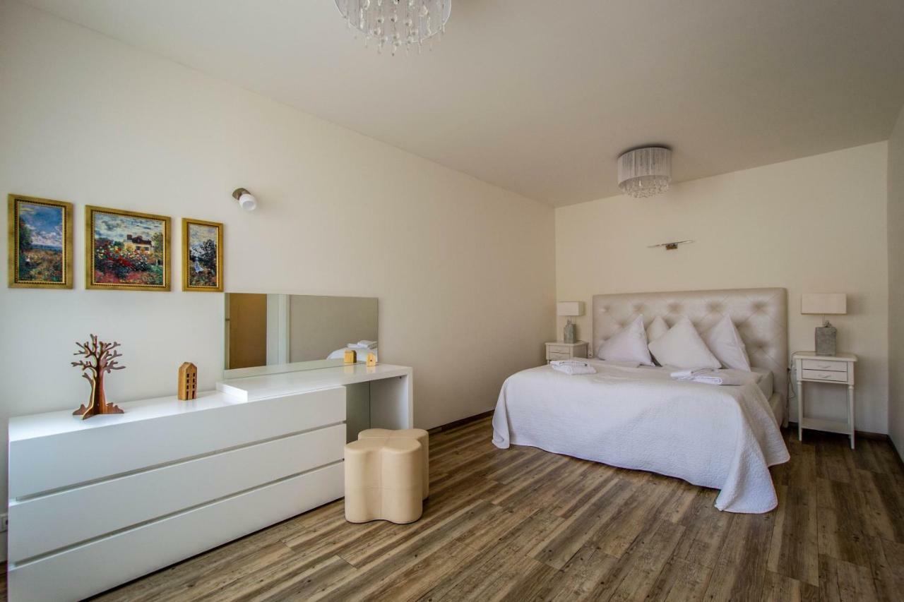 Unique Charles Bridge 2Bdr Apartment. Prag Exterior foto